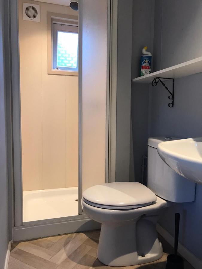 Omheind Chalet Met Prive Hottub. Op De Veluwe Βίλα Voorthuizen Εξωτερικό φωτογραφία