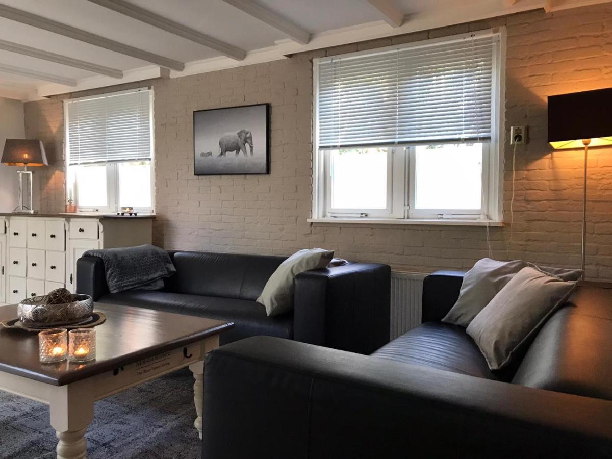 Omheind Chalet Met Prive Hottub. Op De Veluwe Βίλα Voorthuizen Εξωτερικό φωτογραφία