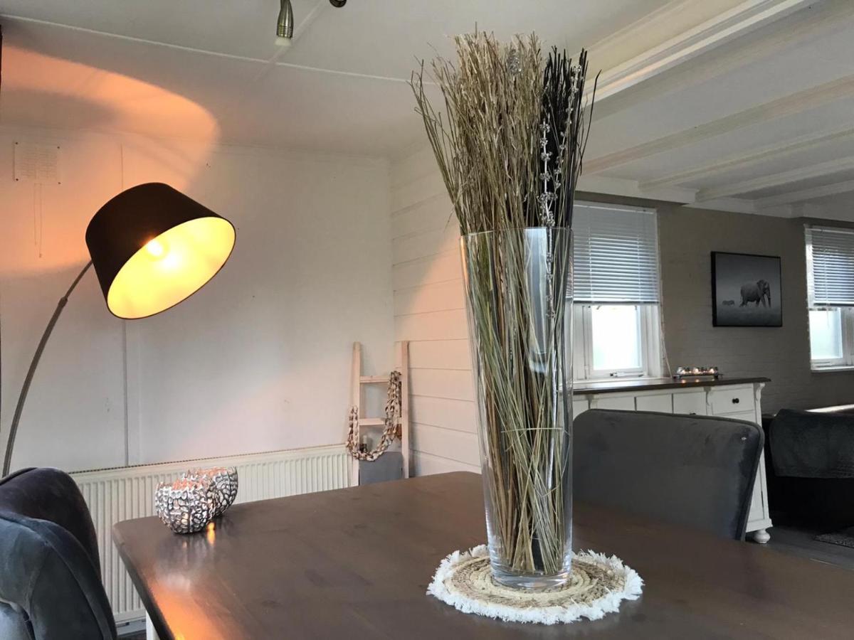 Omheind Chalet Met Prive Hottub. Op De Veluwe Βίλα Voorthuizen Εξωτερικό φωτογραφία